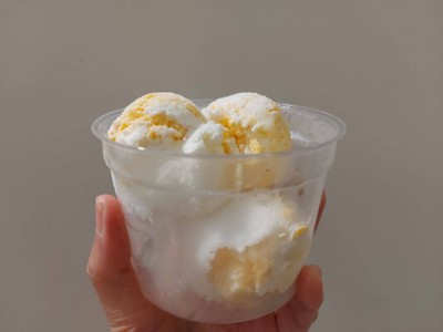 ไอติมไข่แข็ง