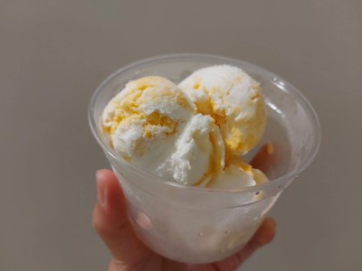 ไอติมไข่แข็ง