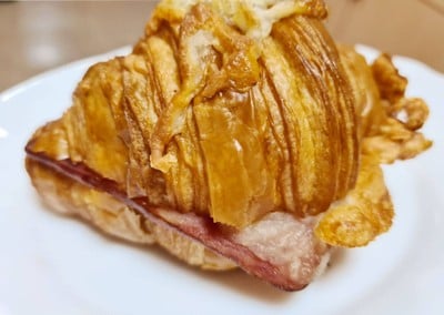 Mozzarella Ham Croissant