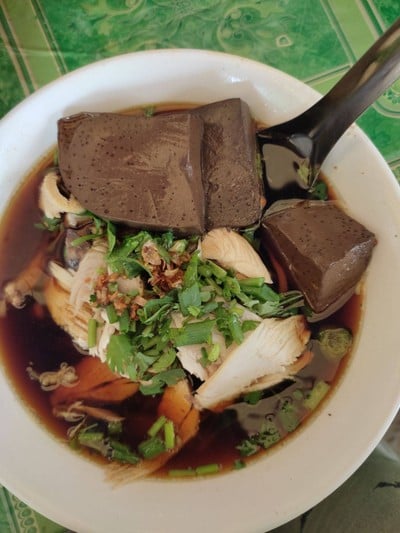 เมนูของร้าน ก๋วยเตี๋ยวไก่มะระ ป.6