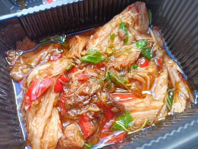 ข้าวกระเพราขาหมู