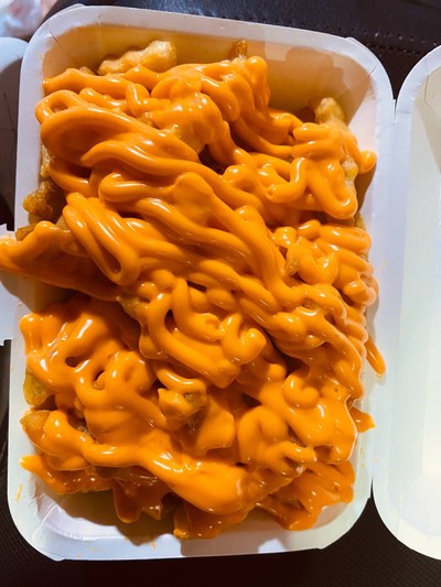 เฟรนฟรายราดชีส