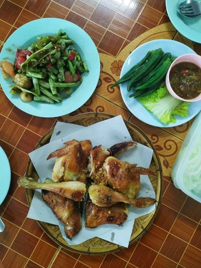 อาหาร หรือ เครื่องดื่ม