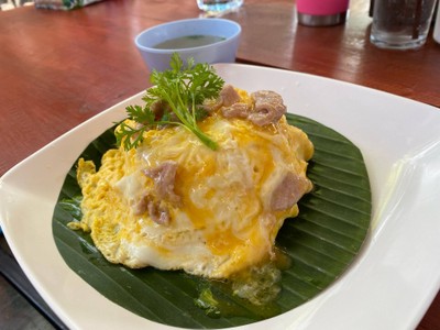 ข้าวไข่ข้นหมูชิ้น