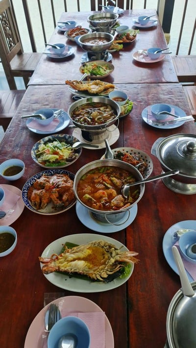 อาหาร หรือ เครื่องดื่ม