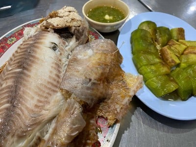 ปลาเผาผักสด