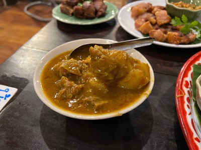 แกงฮังเล