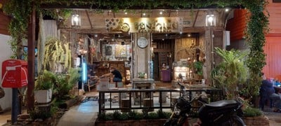 สองผัวเมีย : SongPhuaMia Cafe & Bar (Husband & Wife) เชียงคาน