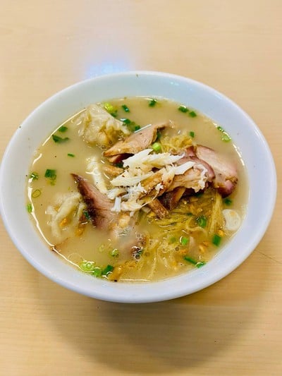 บะหมี่เกี๊ยวหมูแดง + ปู