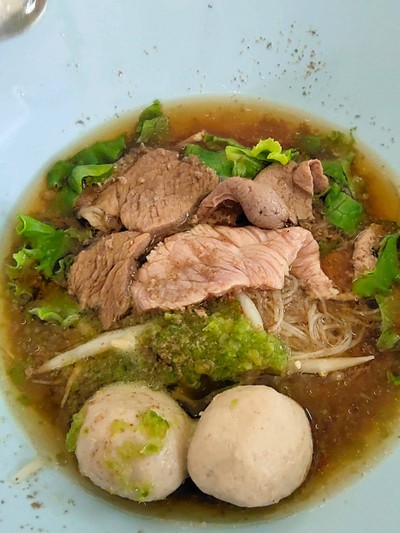 อาหาร หรือ เครื่องดื่ม