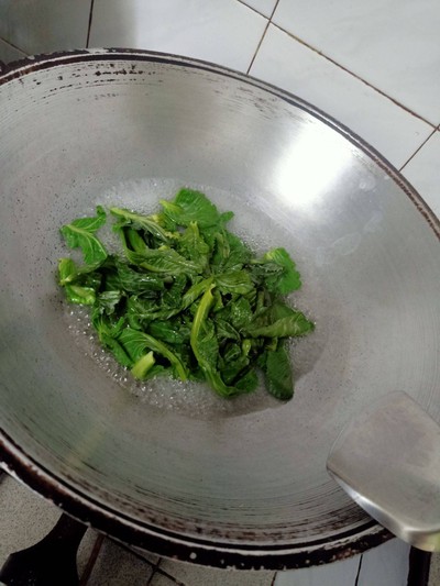 วิธีทำ ผัดสี่อิ๋วหมูเส้นใหญ่