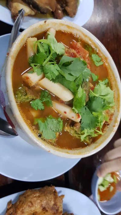 แกงส้มชะอม