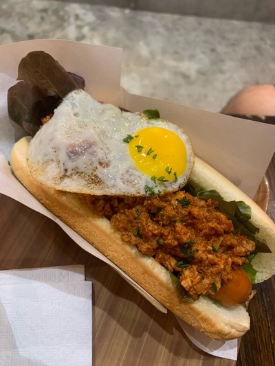 Chilli dog hotdog