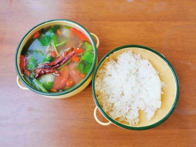 ข้าวต้มแซ่บเนื้อตุ๋น