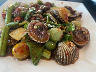 เมนูของร้าน ส้มตำคุณวาว เกษตรนวมินทร์ / นวลจันทร์ตัดใหม่