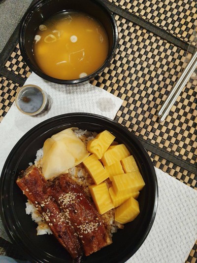 ข้าวหน้าปลาไหล + ไข่หวาน (ครึ่งตัว) + มิโสะซุป