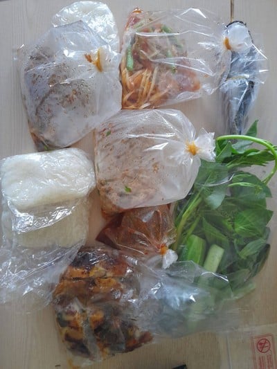 อาหาร หรือ เครื่องดื่ม