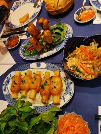 อาหาร หรือ เครื่องดื่ม