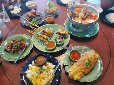 อาหาร หรือ เครื่องดื่ม