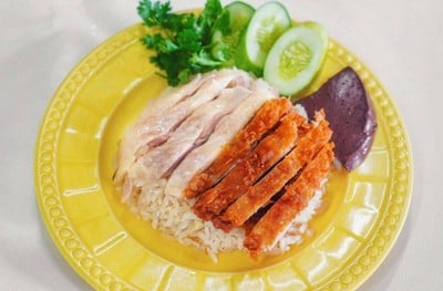 เมนูของร้าน ข้าวมันไก่เจ็กเม้งไก่สองสี สาขา ตรงข้าม ร.ร. สีตบุตรบำรุง ปทุมวัน