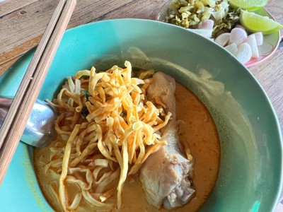 ข้าวซอยไก่