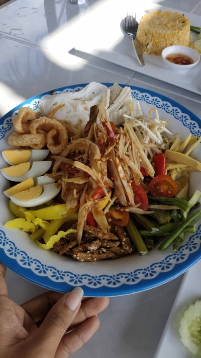 อาหาร หรือ เครื่องดื่ม