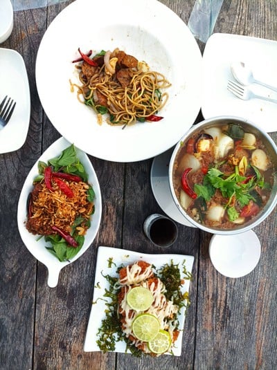 อาหาร หรือ เครื่องดื่ม