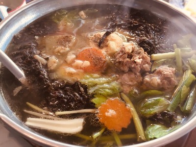 แกงจืดเต้าหู้หมูสับสาหร่าย
