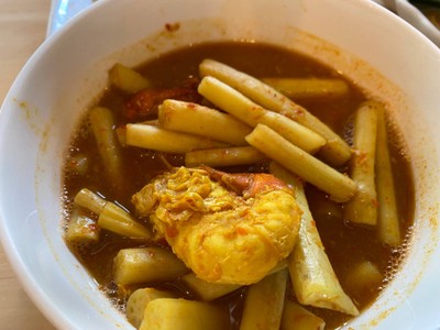 แกงเหลืองไหลบัว กุ้ง