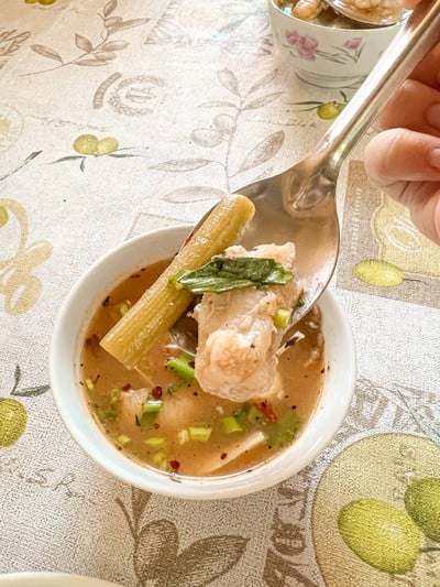 ใส่สายบัวด้วย