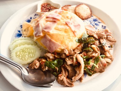 อาหาร หรือ เครื่องดื่ม