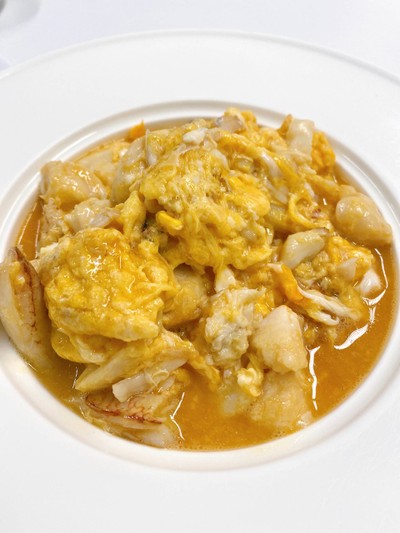 ไข่ข้นปู Soft cooked crab in omelet.