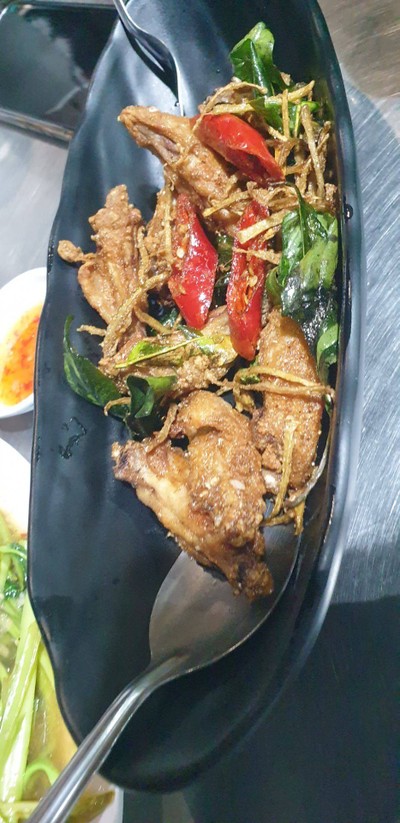 ไก่ทอดสมุนไพร