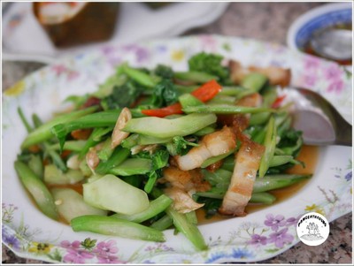 ผัดคะน้าน้ำมันหอย