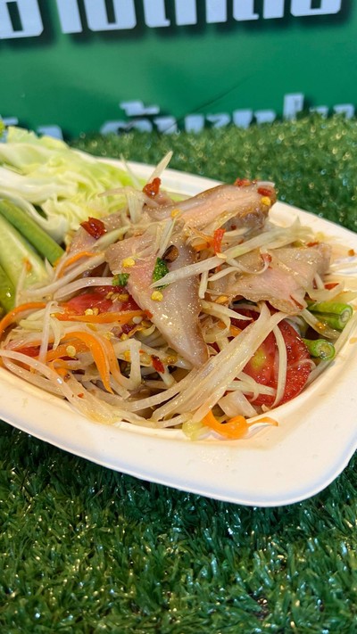 ส้มตำคอหมูย่าง