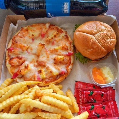 อาหาร หรือ เครื่องดื่ม