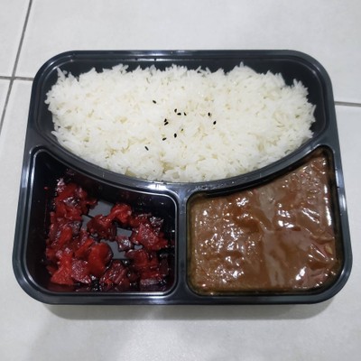 ข้าวแกงกะหรี่หมูทอด