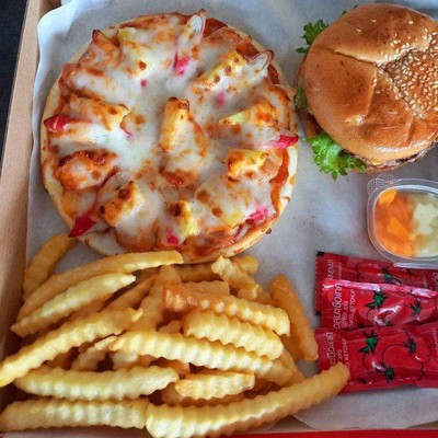 อาหาร หรือ เครื่องดื่ม