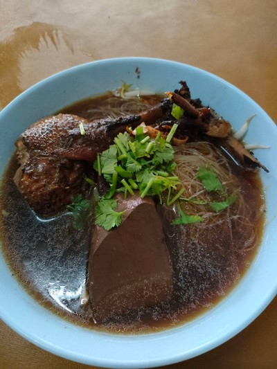 เมนูของร้าน เป็ดตุ๋นยาจีนรสชาววัง