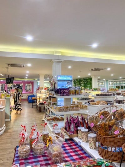 บ้านขนมคุณภัทรา The Sweet Factory บ้านไผ่