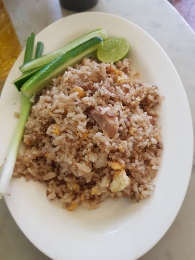 ข้าวผัดหมูแดง