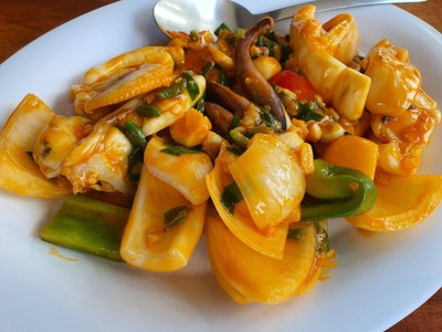 ปลาหมึกผัดไข่เค็ม