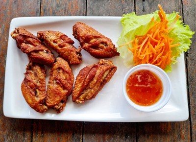 ปีกไก่ทอดน้ำปลา