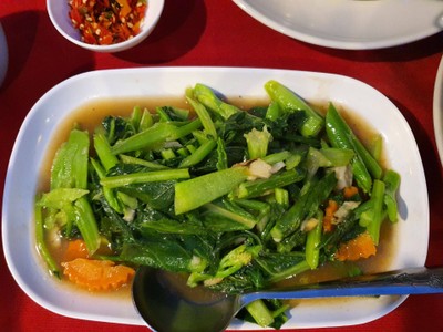 คะน้าผัดน้ำมันหอย