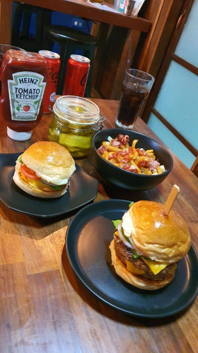 อาหาร หรือ เครื่องดื่ม