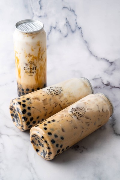 ชานมไต้หวันสูตรพรีเมี่ยมใส่ไข่มุกทูโทน พร้อมใส่กระป๋องสุดชิคของทางร้าน Croff D D
