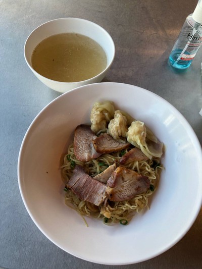 บะหมี่เกี๊ยวแห้งหมูแดง
