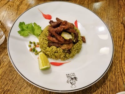 ข้าวผัดเนี้อเค็มมรกต