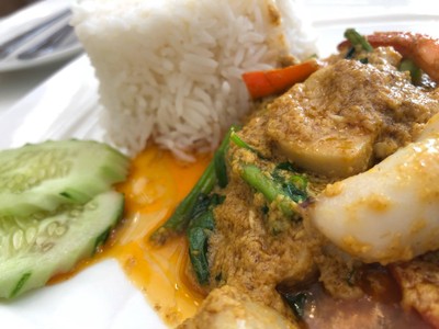 ข้าวทะเลผัดผงกระหรี่