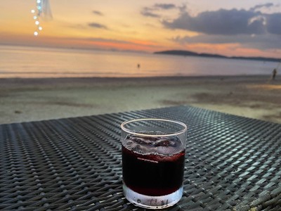 สระว่ายน้ำ/ชายหาด